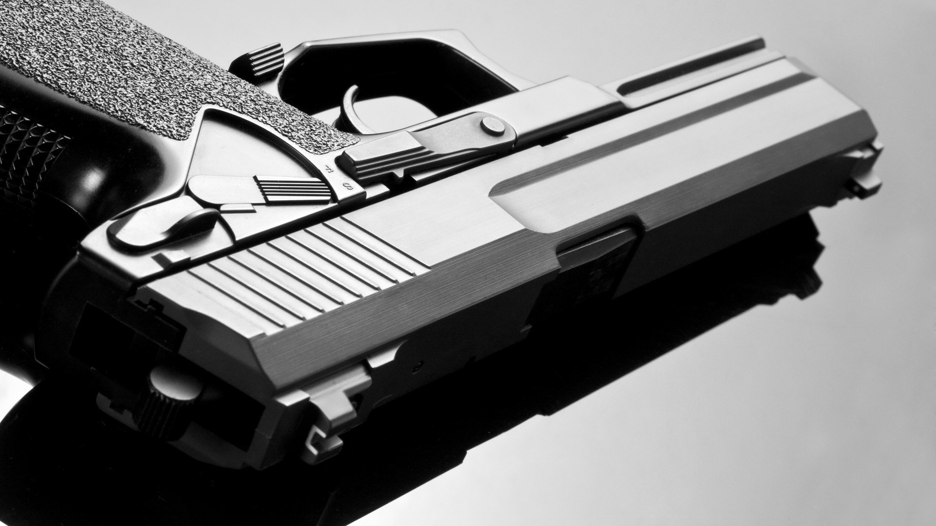 卢顿镇主场气势如虹，草地球场冲击前列，卢登vn