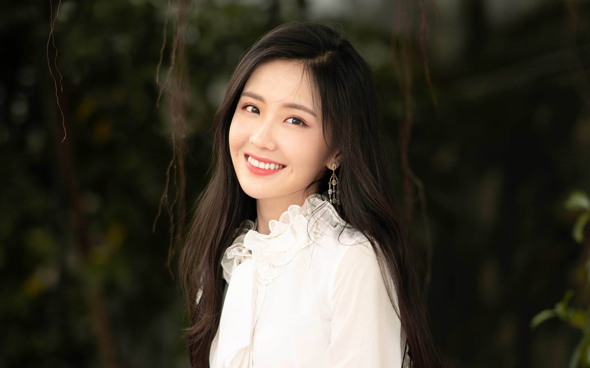 塞内加尔队前锋苏亚雷斯在巴黎奥运会上表现出色,苏亚雷斯内马尔