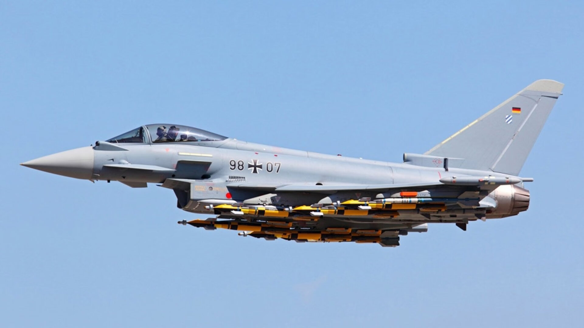 巴黎主场击败阿尔萨斯,取得三分领跑积分榜,巴黎主场在哪