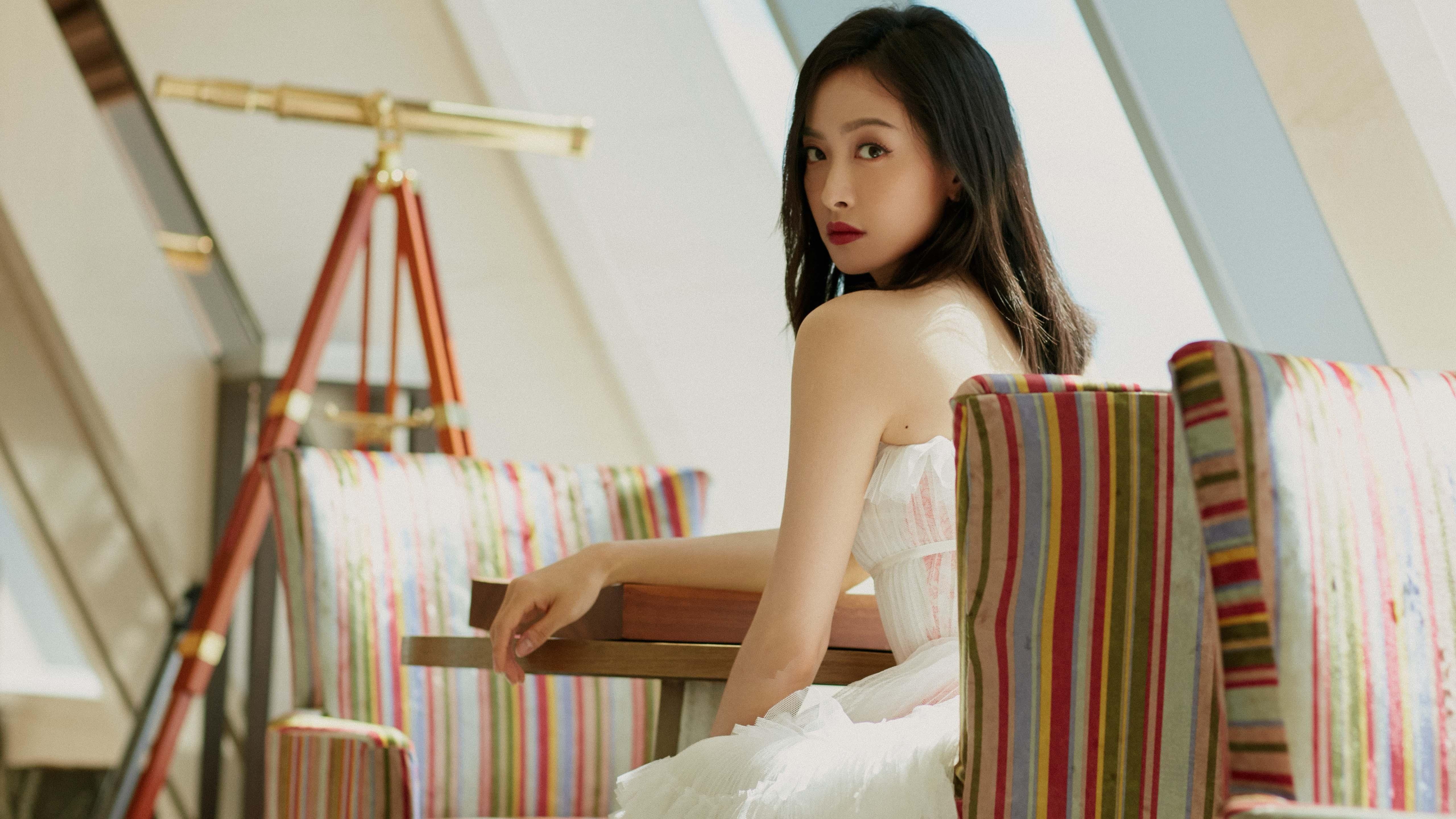 李钦诚在“湾区杯”围棋大棋士赛中表现抢眼